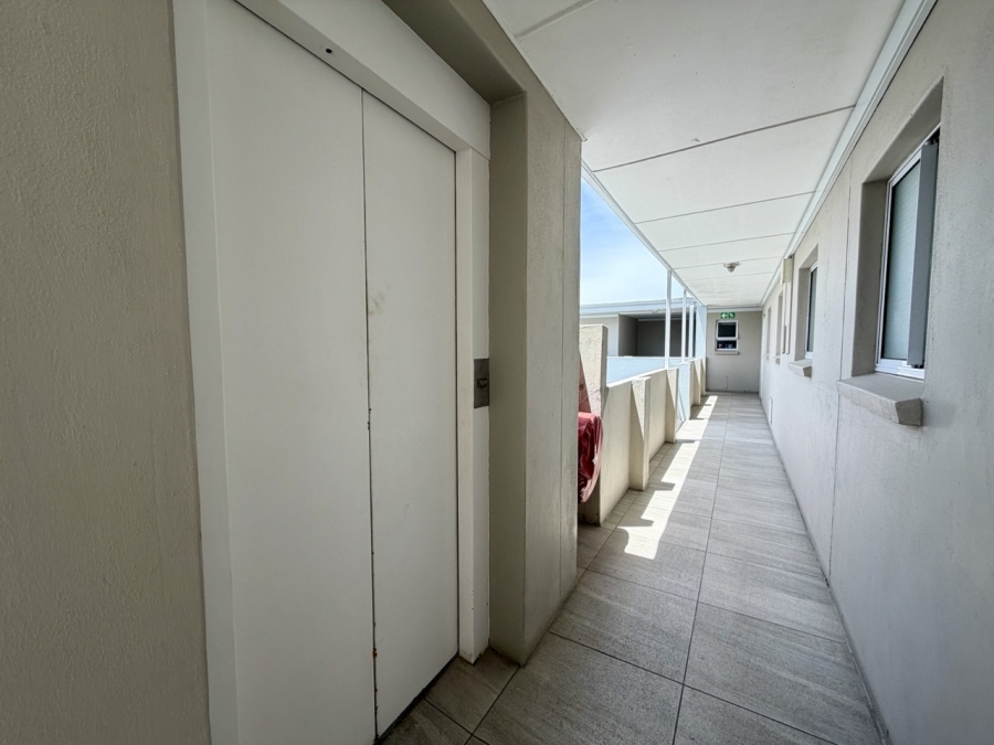 2 Bedroom Property for Sale in Beachfront Western Cape